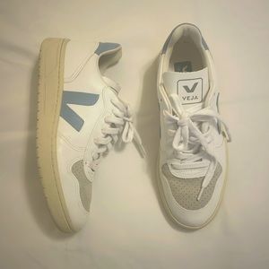 VEJA Womens V-10 Sneakers